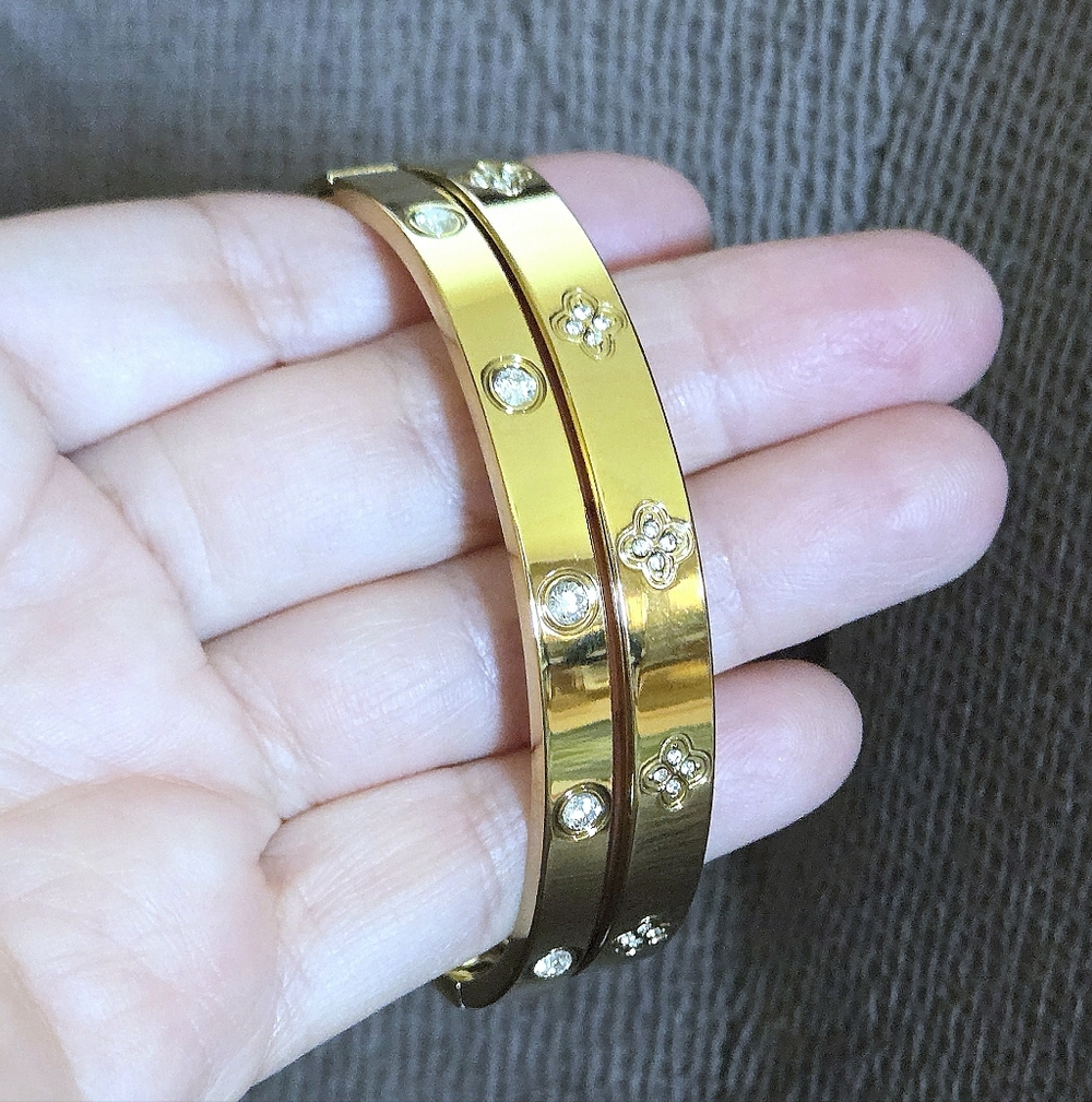 Set of Two✌️ Hinged Bangle Bracelets with Bezel Set Cubic Zirconias - NWOT - Picture 8 of 15